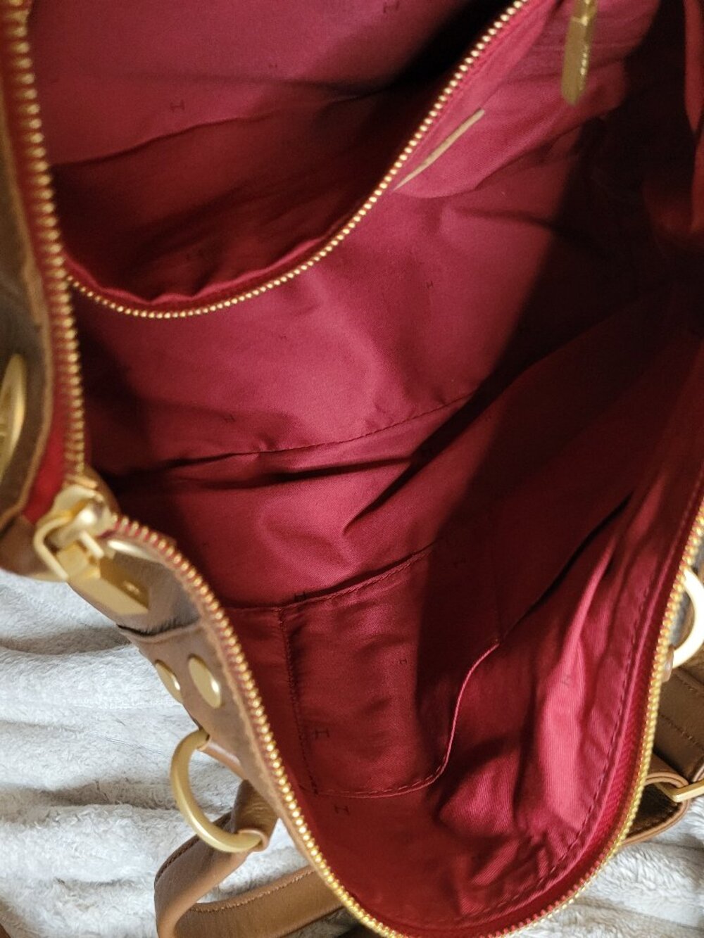 Hammitt Daniel Medium Leather Crossbody Satchel Bag in Mahogany Pebble - Picture 12 of 13